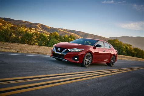 what cars are similar to nissan maxima